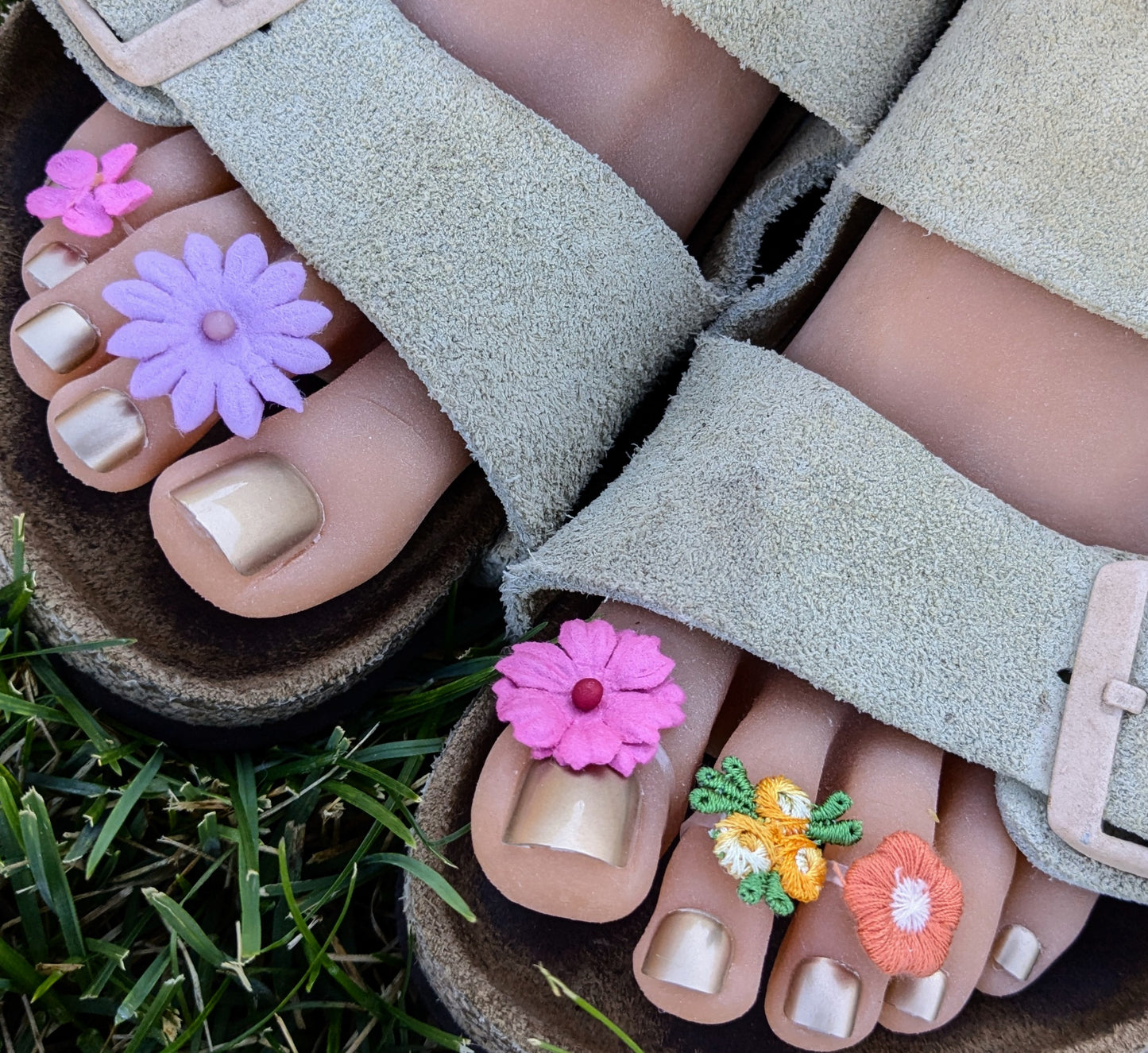 Pastel 10 pack toe flowers